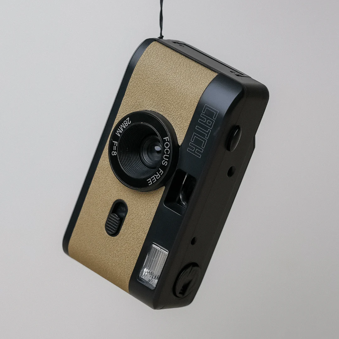 CATCH Camera - reusable point and shoot film camera - Image 3